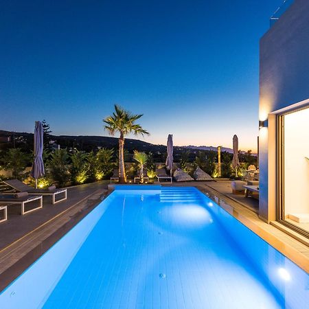 Vasilios Villa, With Pool, Gym & Close To Beach, By Thinkvilla Loutra Extérieur photo