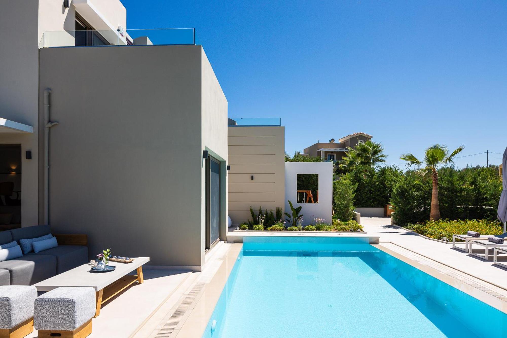 Vasilios Villa, With Pool, Gym & Close To Beach, By Thinkvilla Loutra Extérieur photo