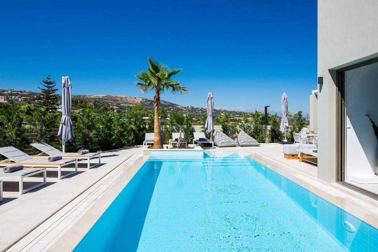 Vasilios Villa, With Pool, Gym & Close To Beach, By Thinkvilla Loutra Extérieur photo